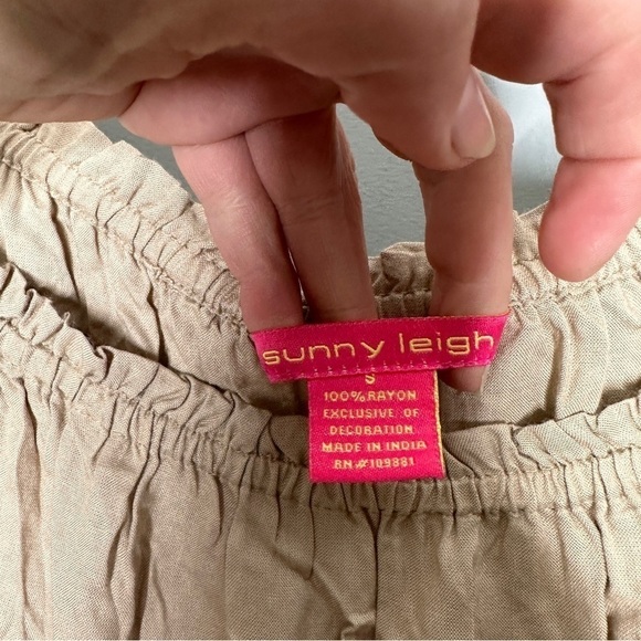 Sunny Leigh off the shoulder fringe blouse - Picture 5 of 6